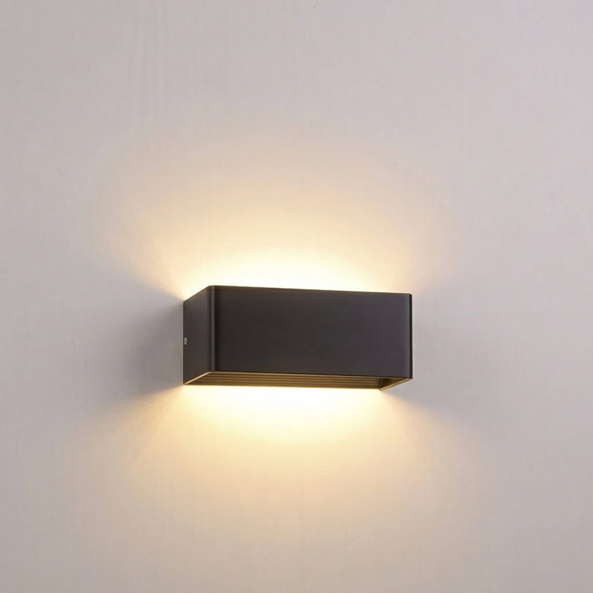GLOAMING Linear LED Wall Light, Black Aluminium, 6W, Indoor Use