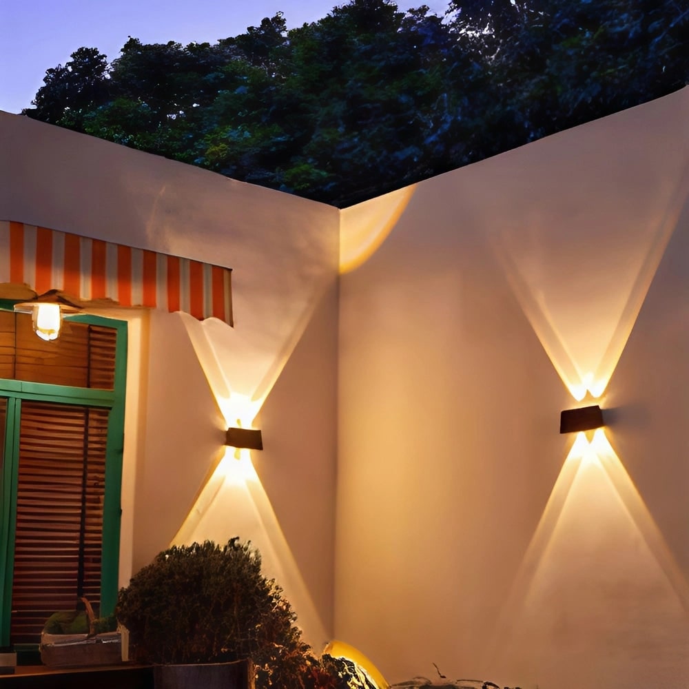 Solar Wall Lights for Garden and Fence – Warm or White LED